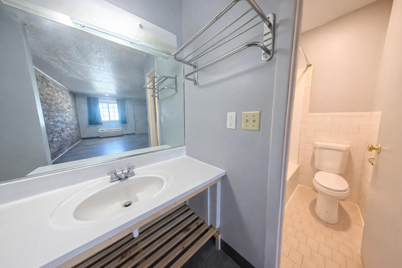 401 N East Ave #7 - Photo 5 of 20