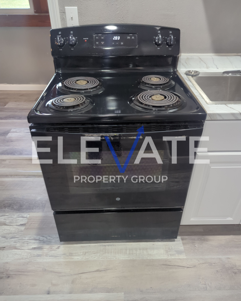 410 E 6th St - Photo 3 of 24