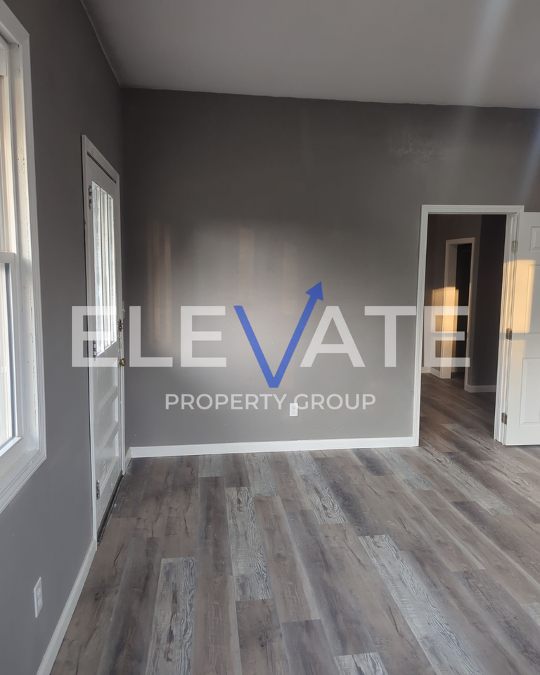 410 E 6th St - Photo 5 of 24