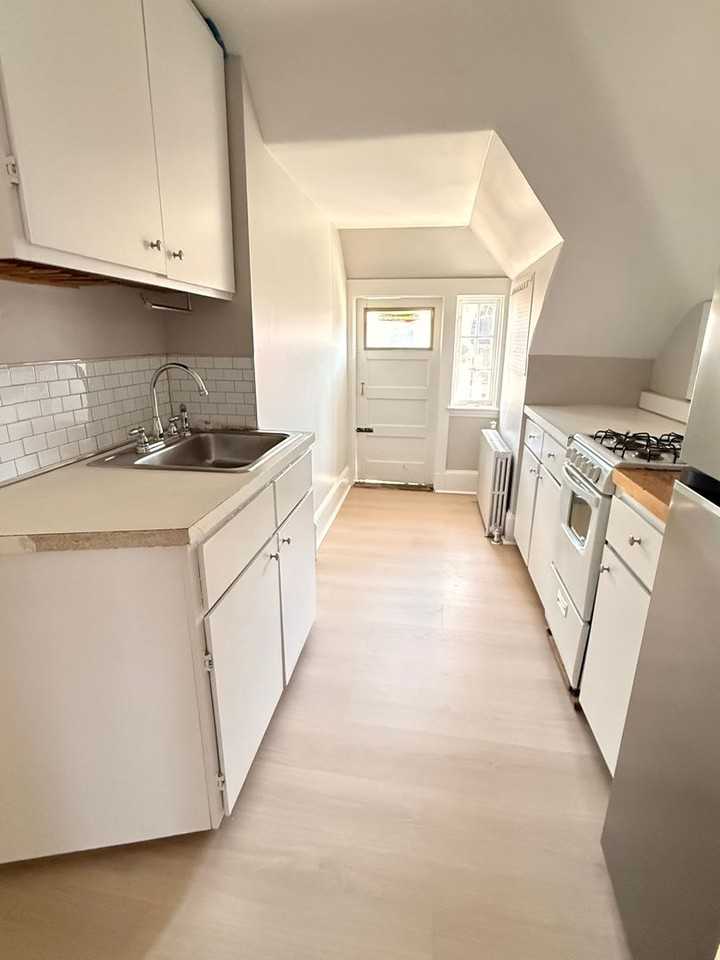 8 Quint Ave - Photo 7 of 8