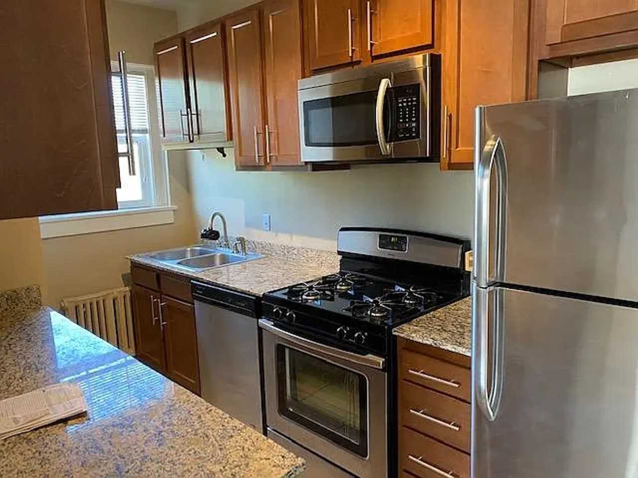 Federal Apartments - Photo 6 of 41