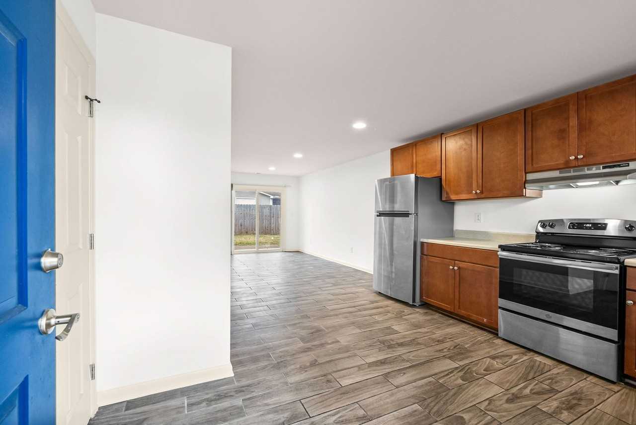 4012 Delaware Ave - Photo 2 of 19