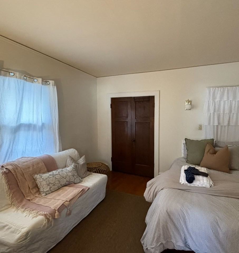 3822 N Maryland Ave - Photo 3 of 23