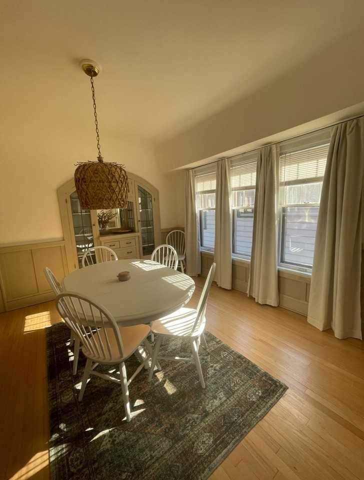 3822 N Maryland Ave - Photo 5 of 23