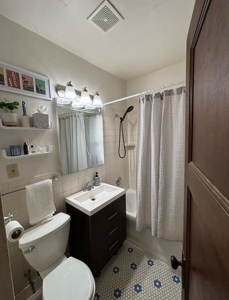 3822 N Maryland Ave - Photo 7 of 23