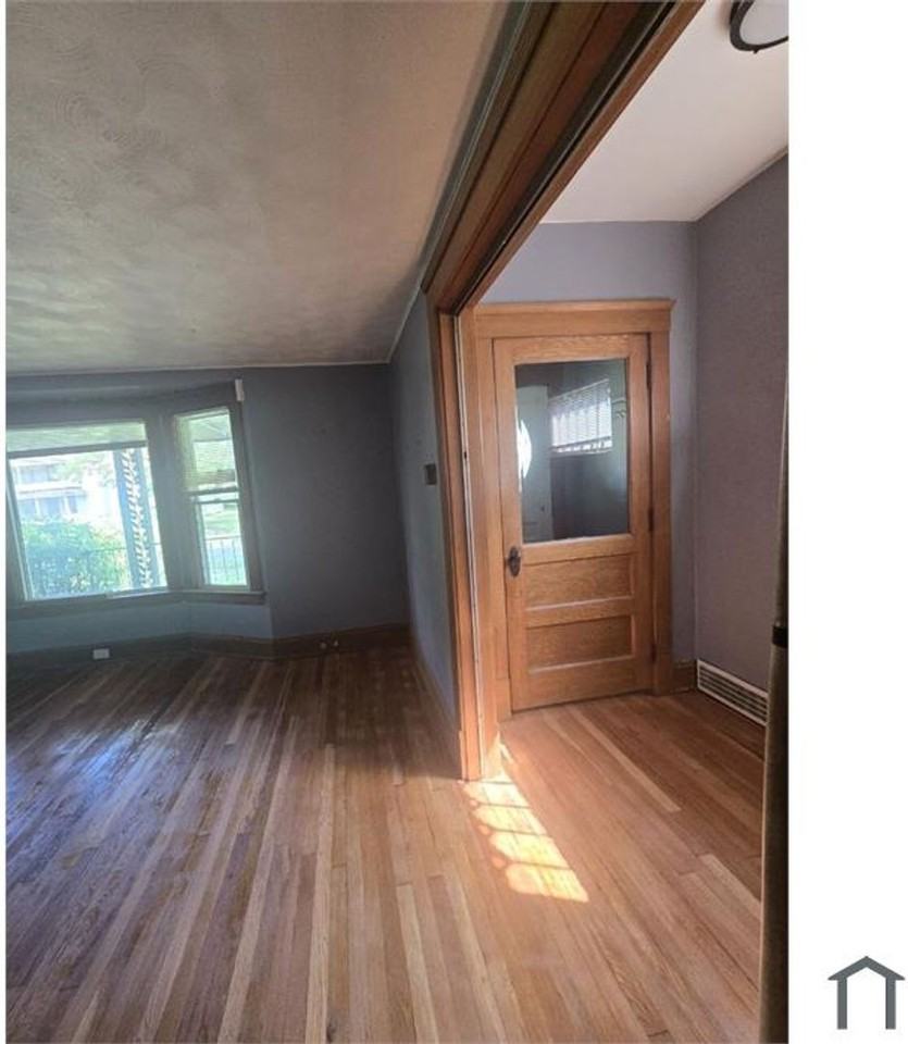 13702 Rugby Rd - Photo 3 of 6