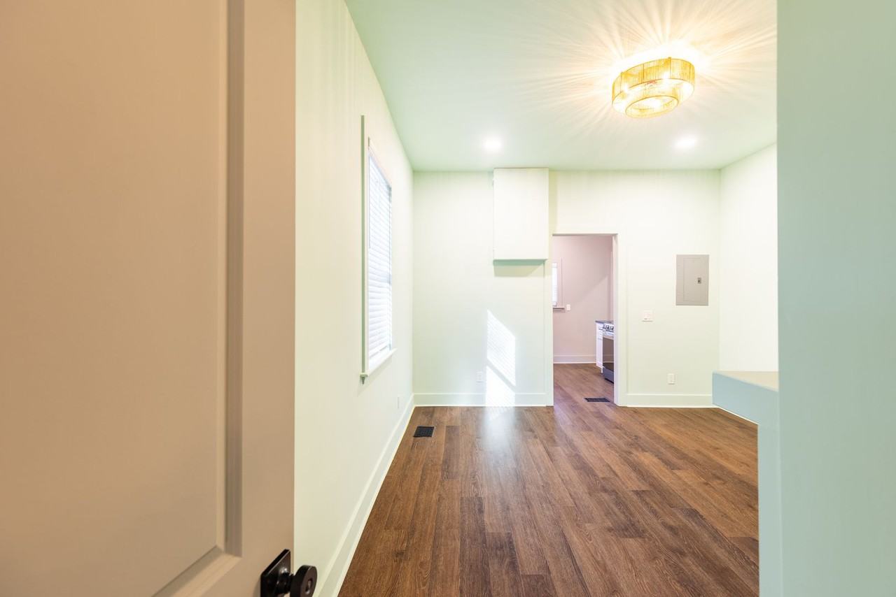 638 E 37th St #A - Photo 4 of 20