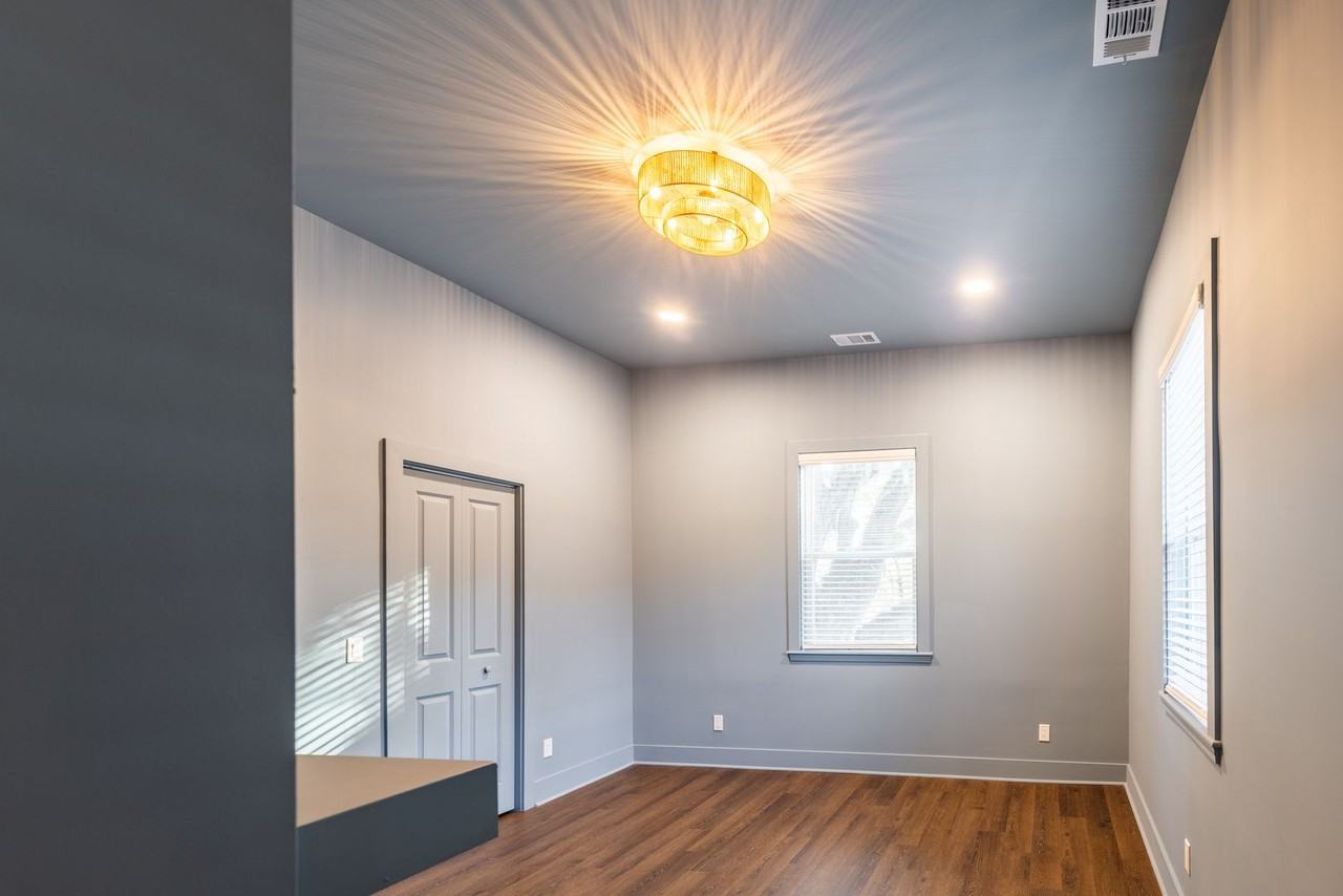 638 E 37th St #C - Photo 7 of 37