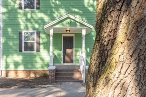 featured image of 638 E 37th St #D