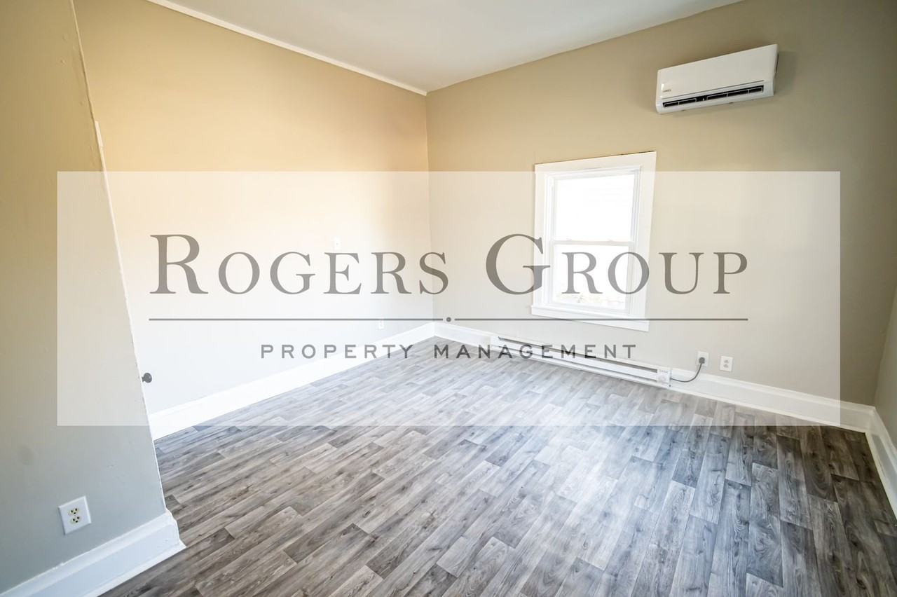 718 John St - Photo 3 of 7