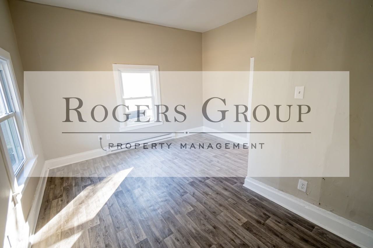 718 John St - Photo 4 of 7