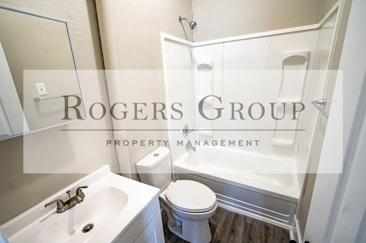 718 John St - Photo 6 of 7