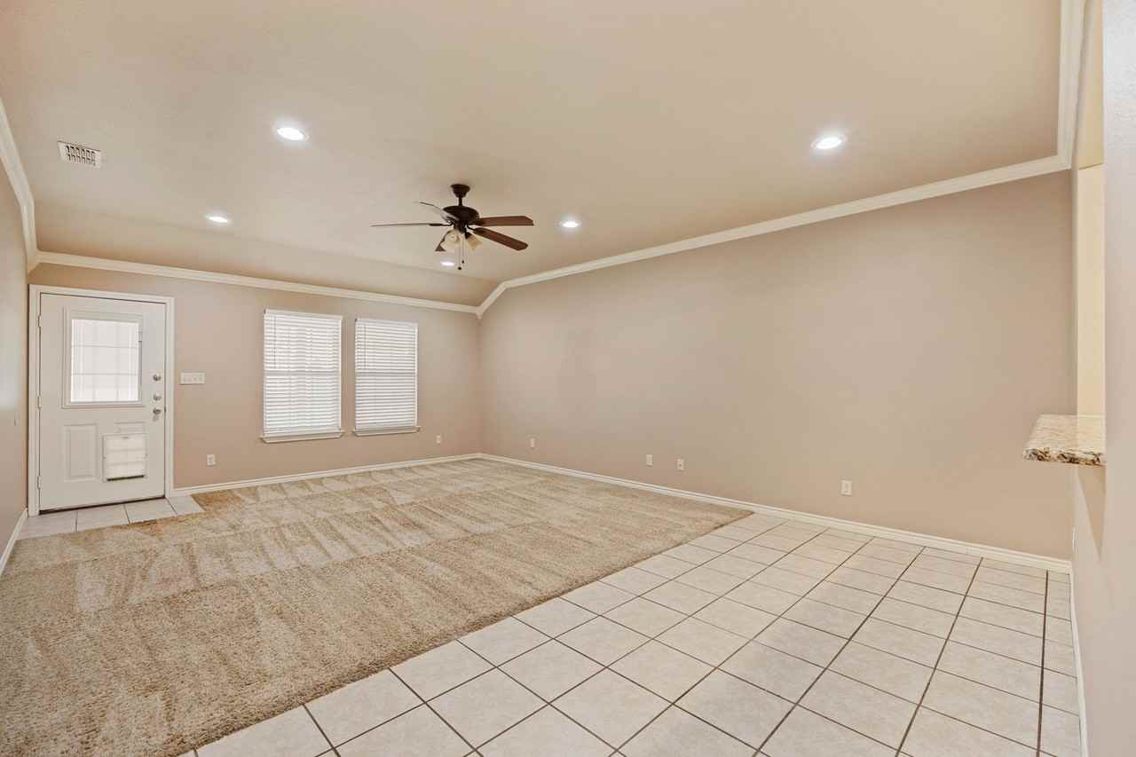 6914 County Road 1215 - Photo 4 of 17