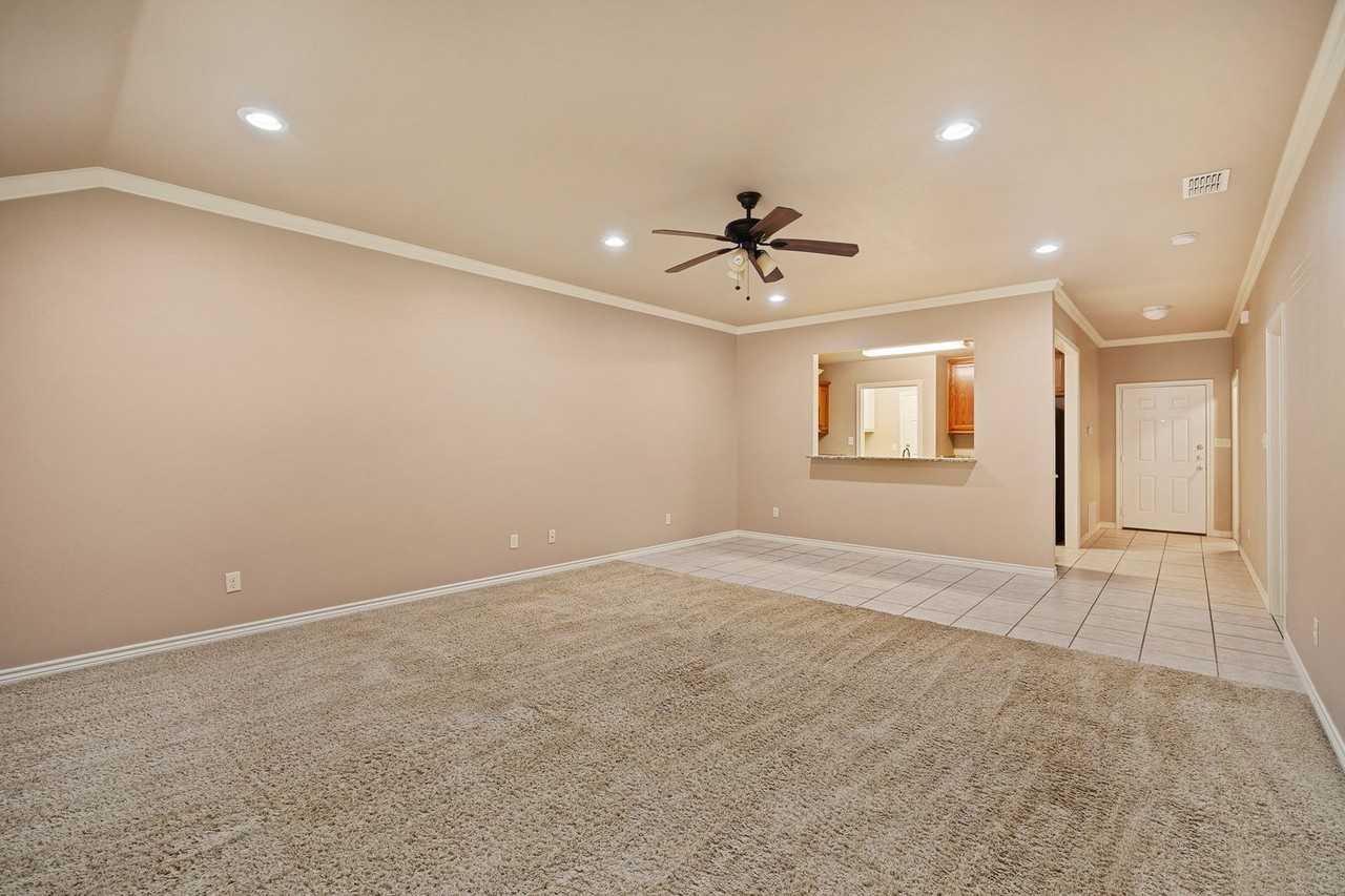 6914 County Road 1215 - Photo 5 of 17