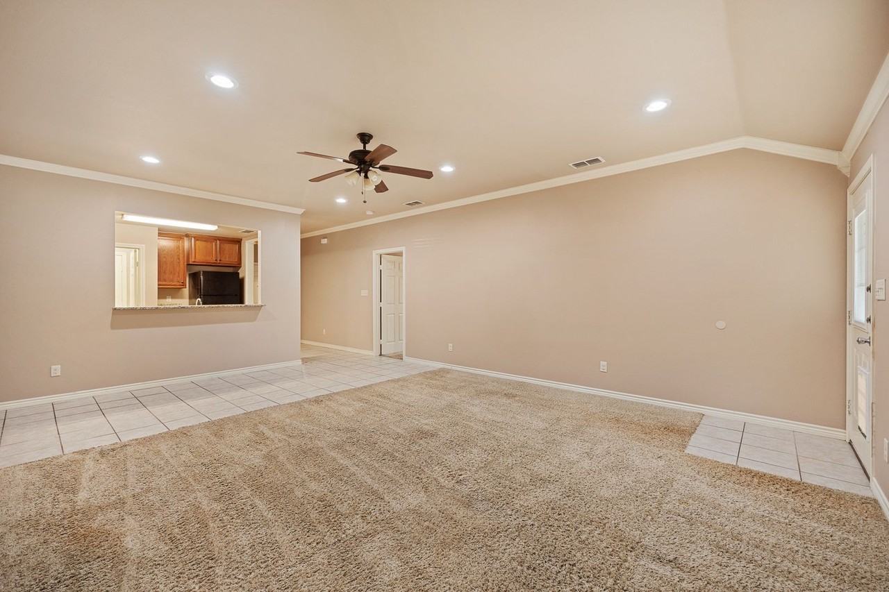 6914 County Road 1215 - Photo 7 of 17