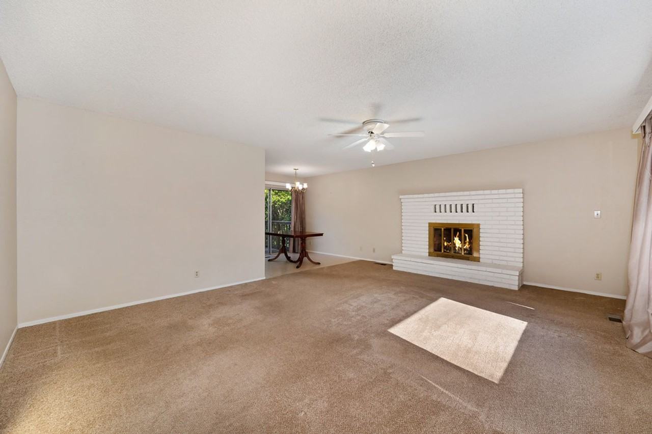 129 Russell Rd - Photo 6 of 30