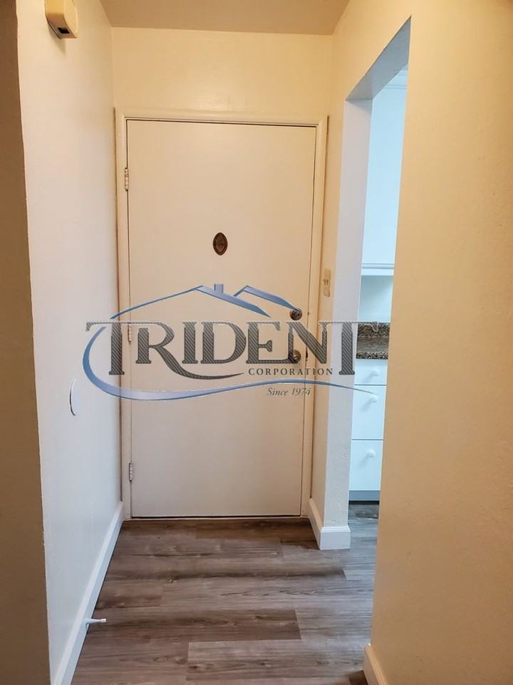 745 Queens Ave - Photo 2 of 26