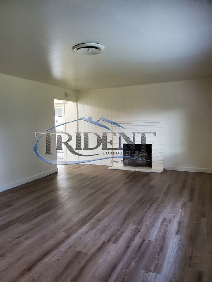 745 Queens Ave - Photo 5 of 26