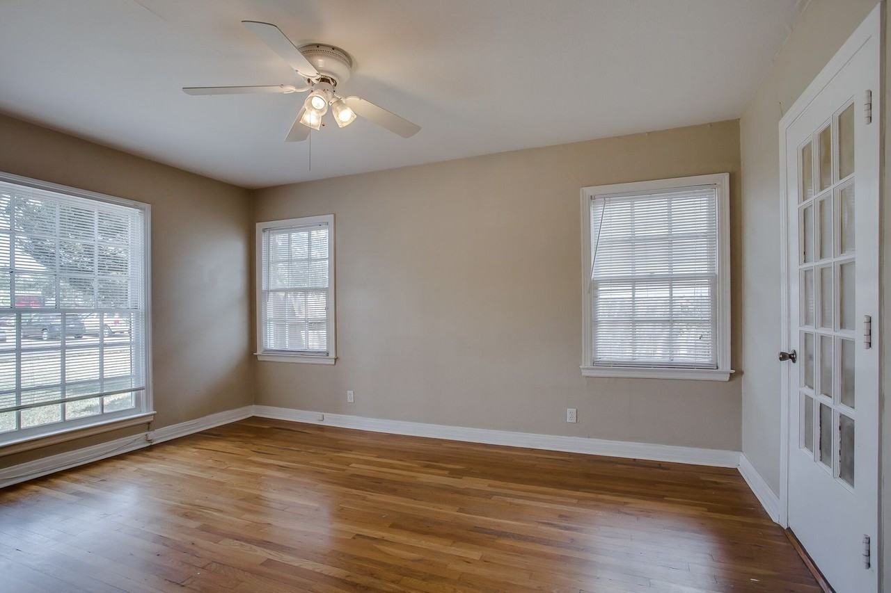 2803 32nd St - Photo 2 of 15