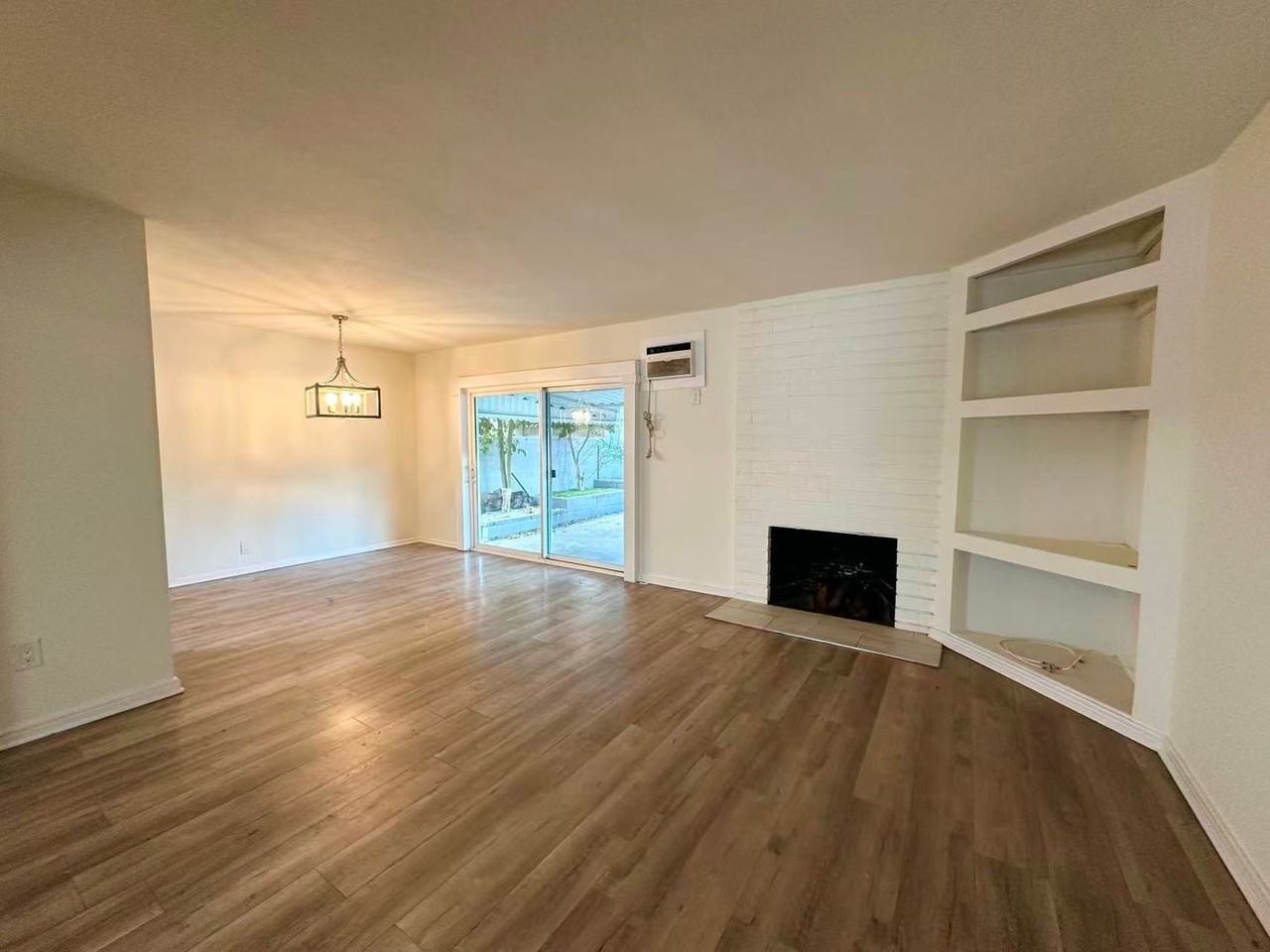 1143 9th Ave - Photo 4 of 15