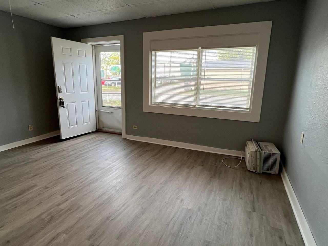 518 S State Ave - Photo 5 of 7