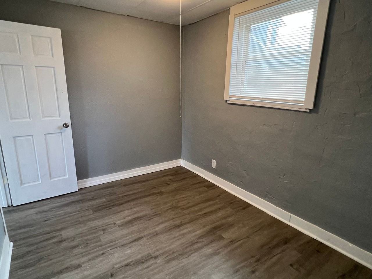 518 S State Ave - Photo 7 of 7