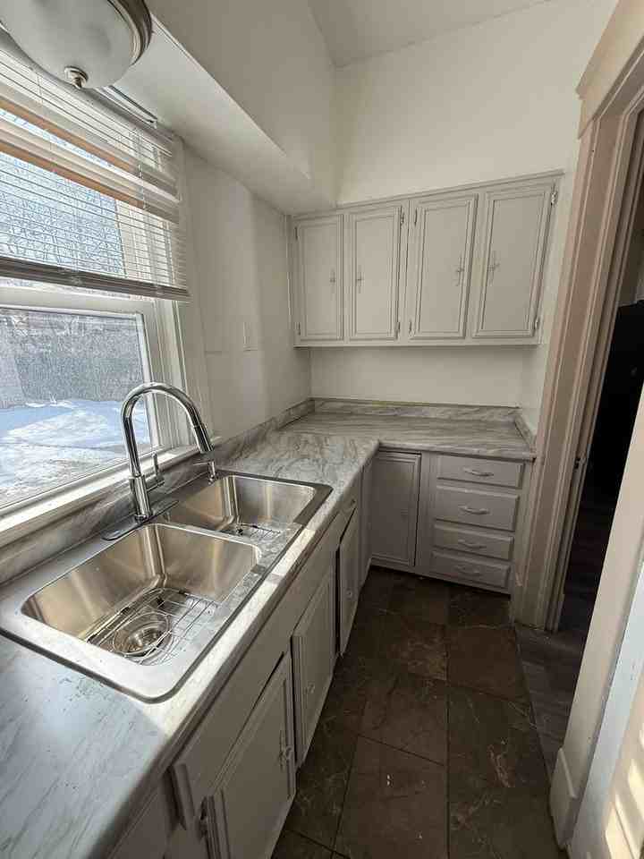 9902 Garfield Ave - Photo 4 of 11