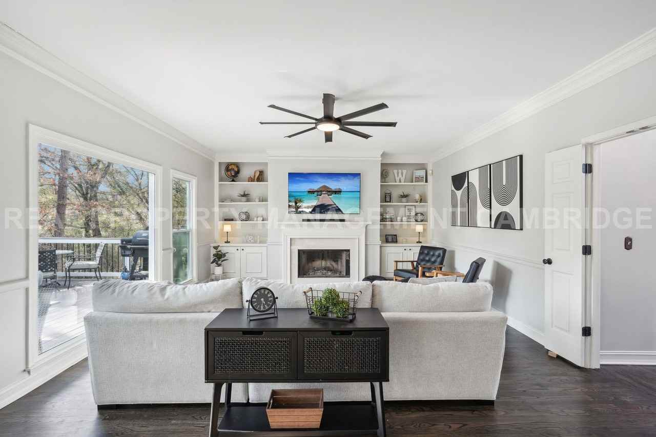 1250 Mayfield Manor Dr - Photo 7 of 37