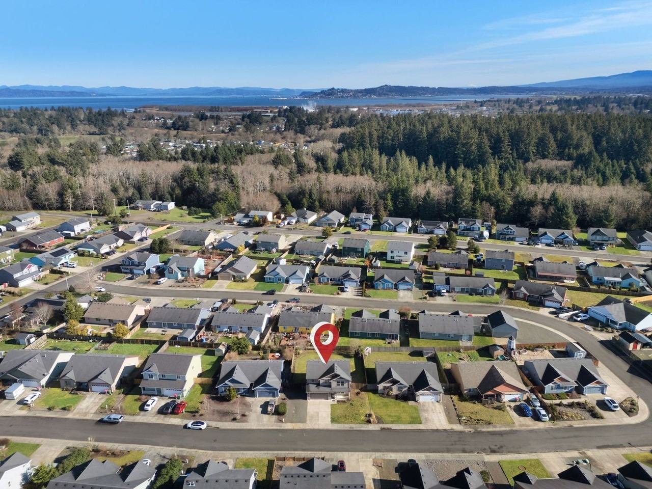 330 Sw Kalmia Ave - Photo 5 of 34