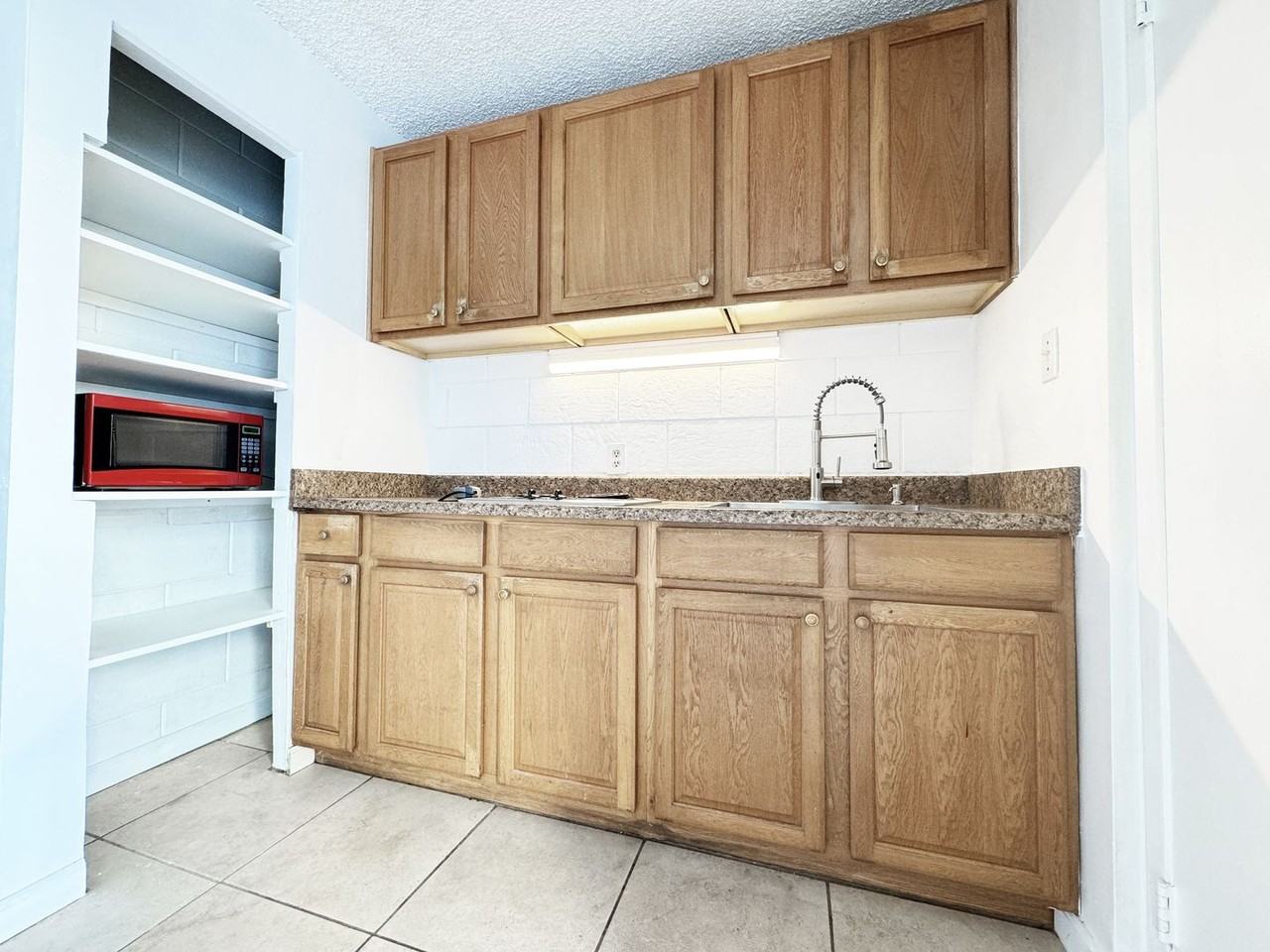 249 Kapili St #403 - Photo 3 of 10