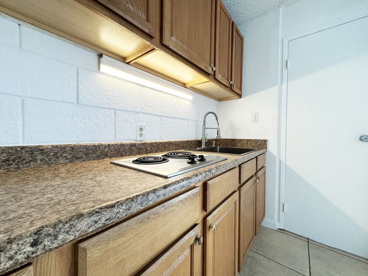 249 Kapili St #403 - Photo 5 of 10