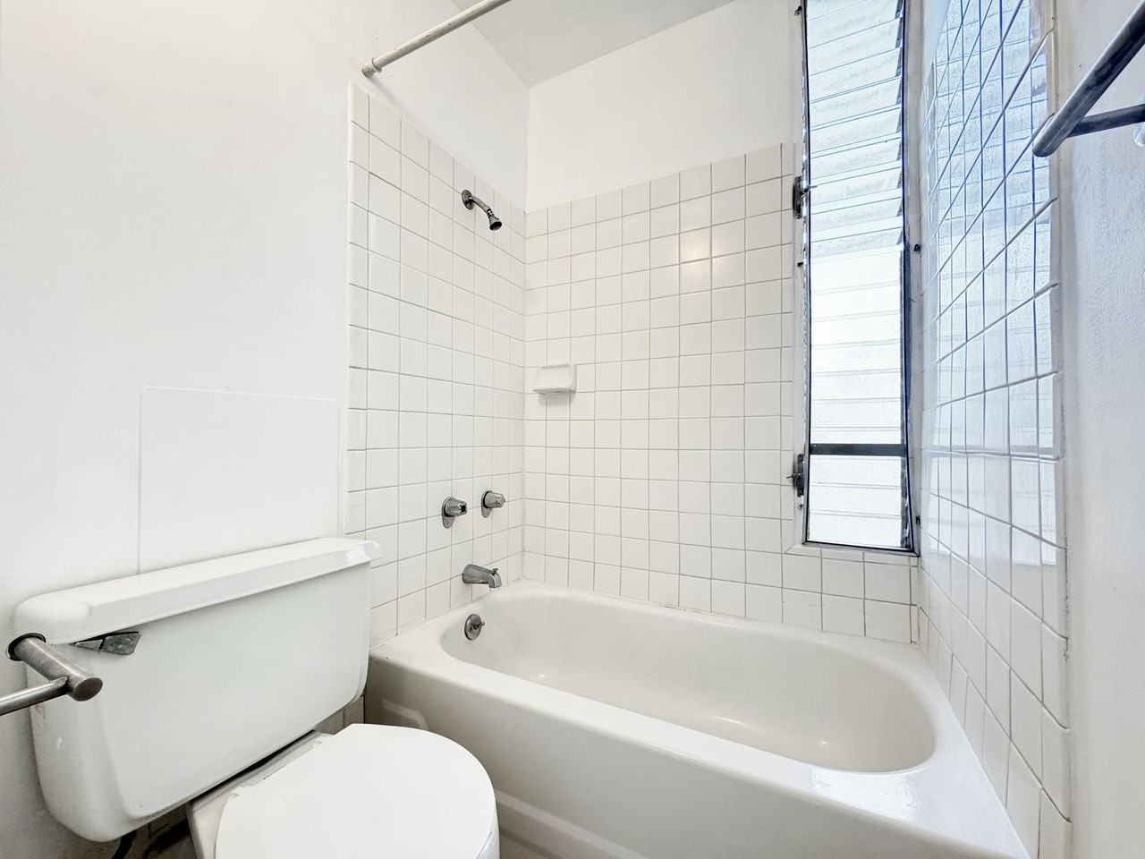 249 Kapili St #403 - Photo 6 of 10