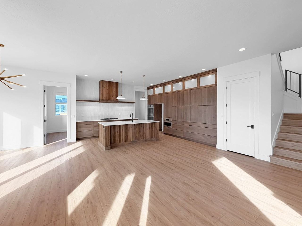 891 N Gracie Ave - Photo 2 of 19