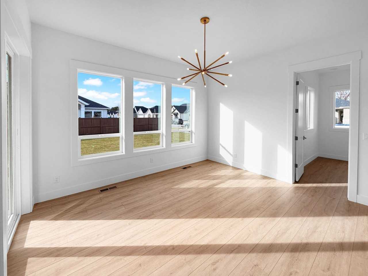 891 N Gracie Ave - Photo 3 of 19