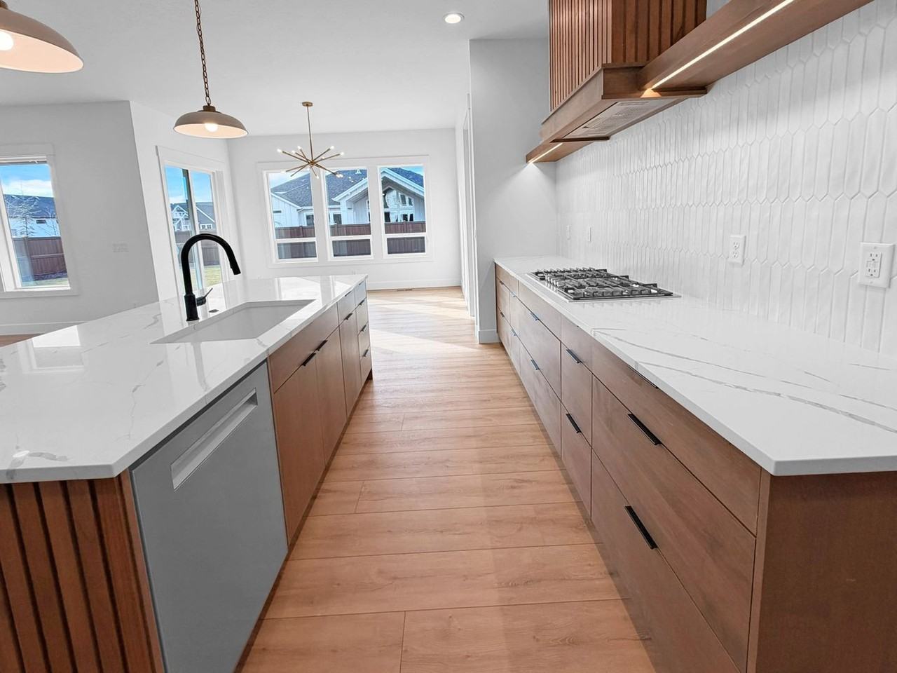 891 N Gracie Ave - Photo 5 of 19