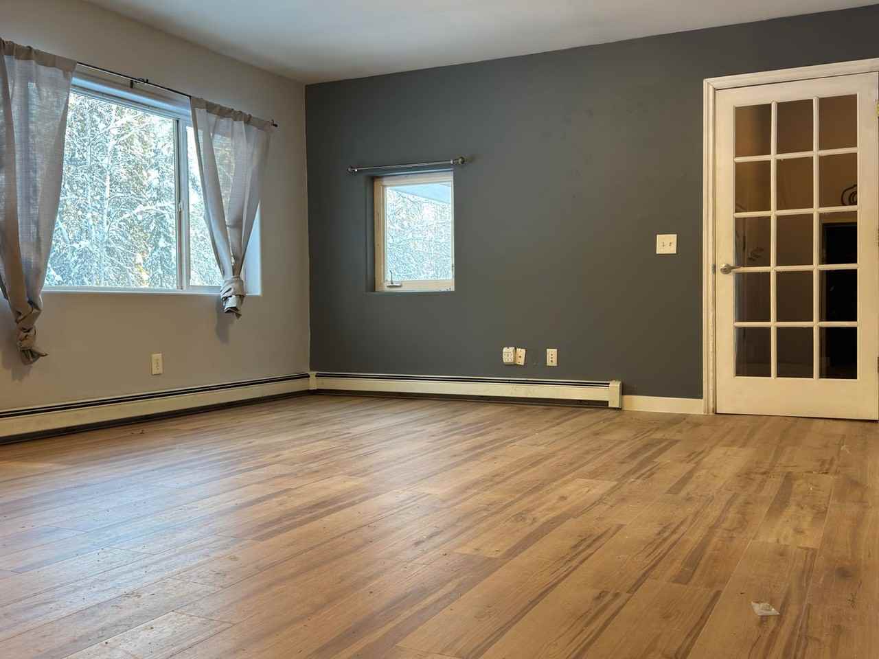 1469 Redmond Ave - Photo 4 of 9