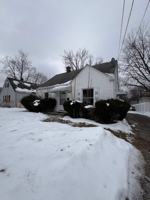 featured image of 832 Chinook Ave