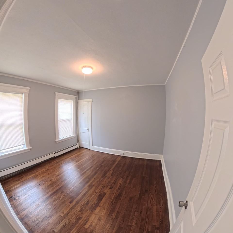 740-742 Capital Ave - Photo 4 of 11