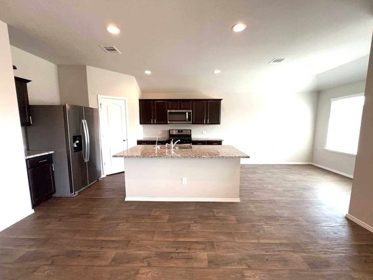 2418 Rainier Mist Rd - Photo 3 of 18