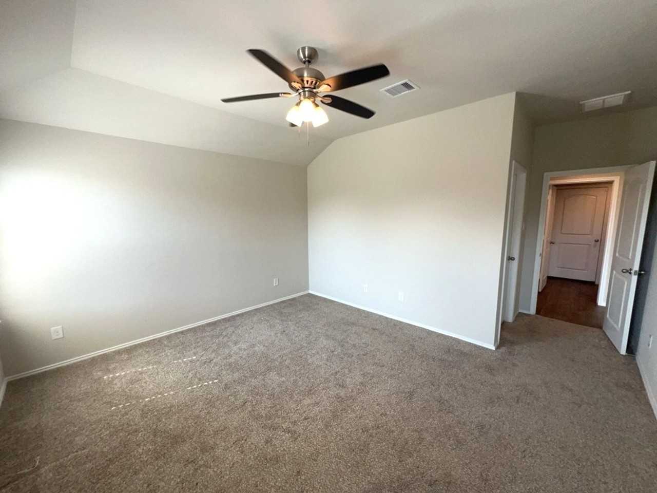 2418 Rainier Mist Rd - Photo 4 of 18