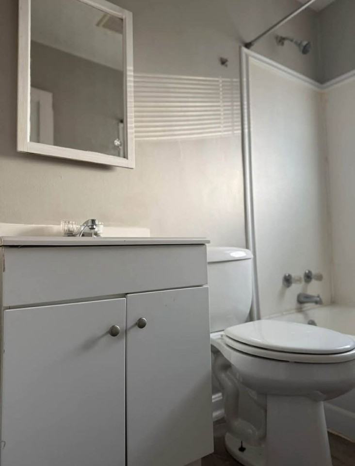 2027 S 41st St - Photo 2 of 5