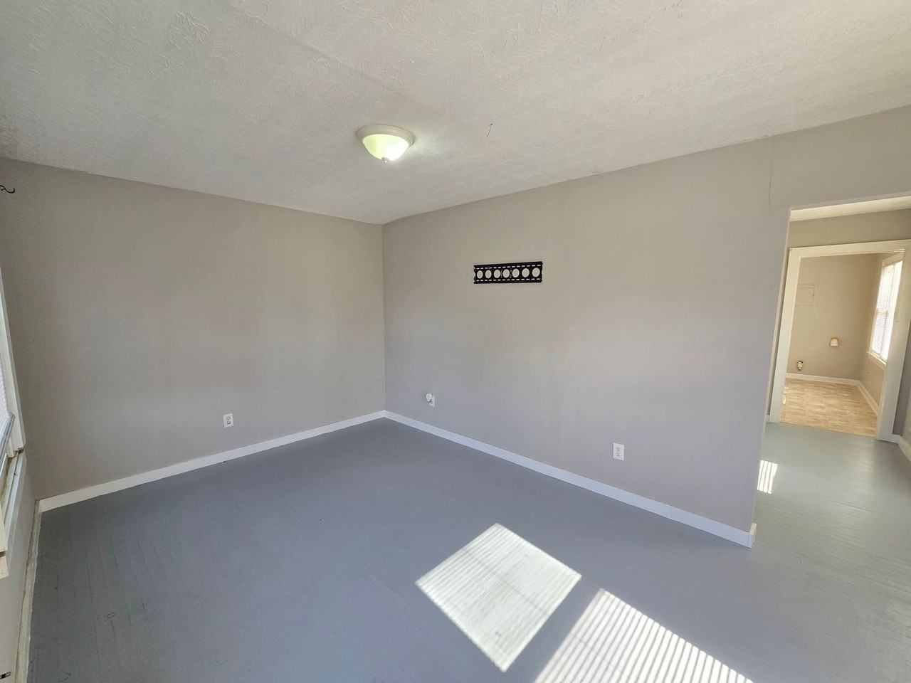 2027 S 41st St - Photo 3 of 5