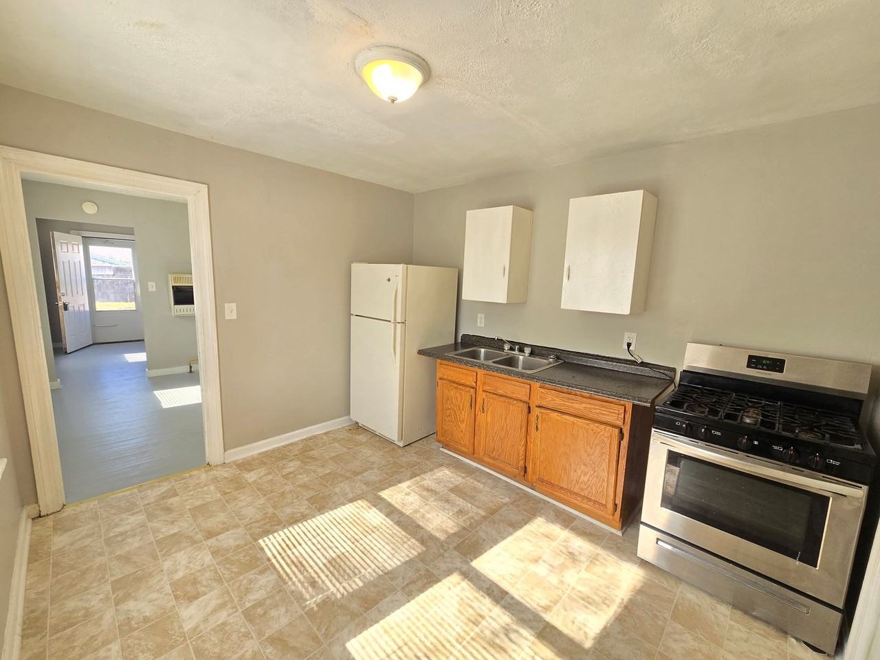 2027 S 41st St - Photo 5 of 5