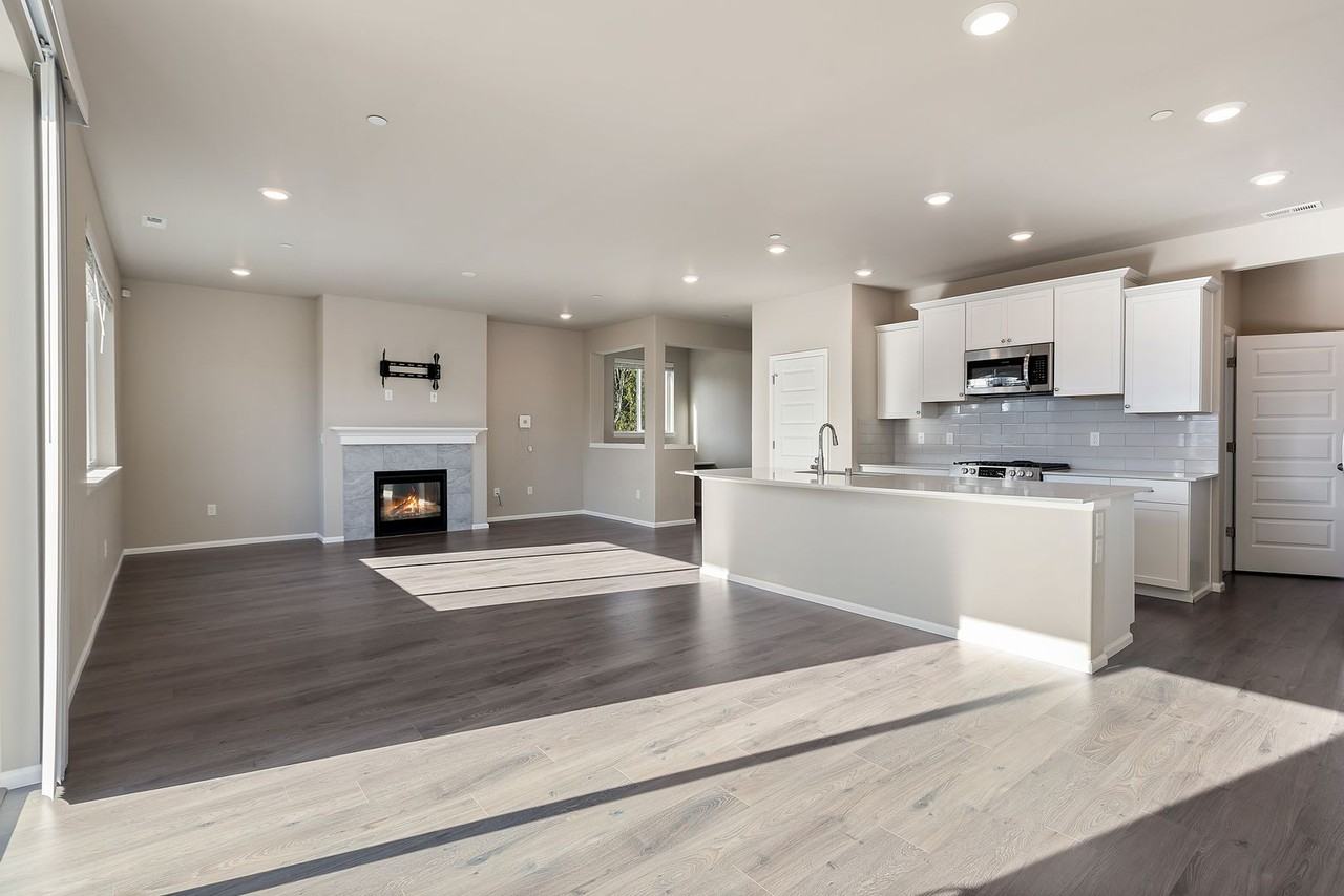 4030 80th Ave Ne - Photo 6 of 34