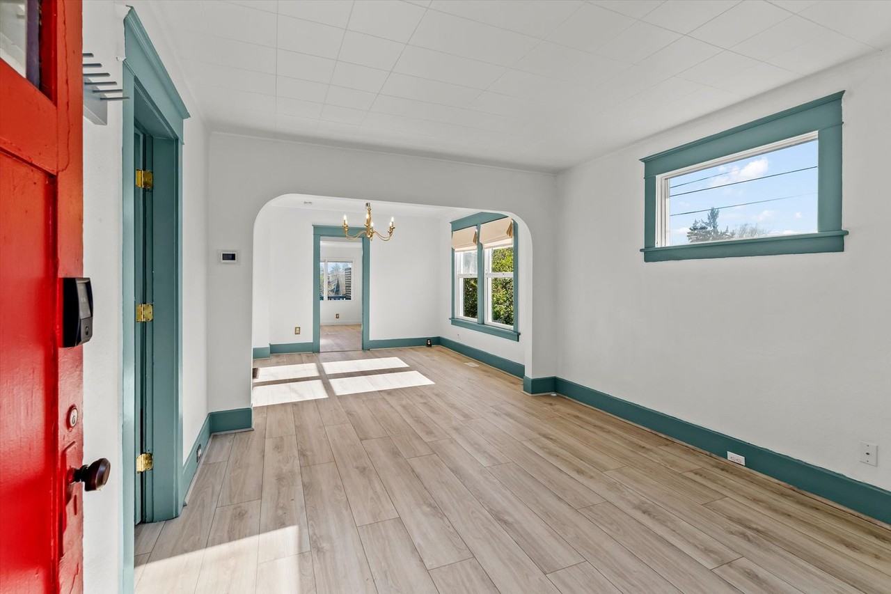 1011 S Prospect St - Photo 3 of 22