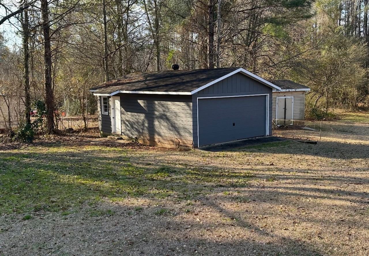 115 Melrose Dr - Photo 2 of 2