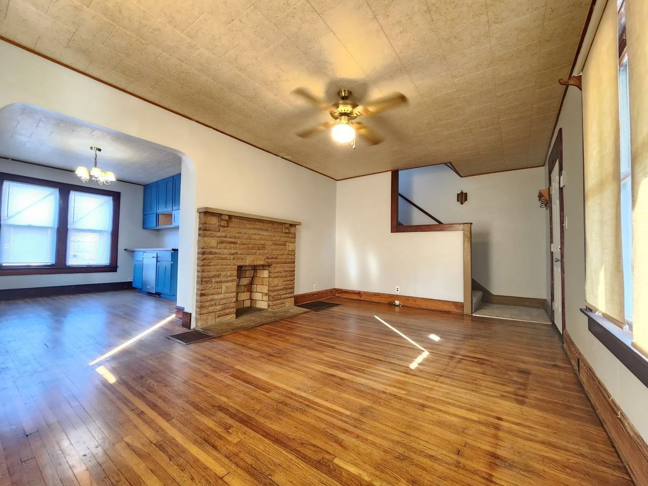 183 N Wayne Ave - Photo 3 of 21