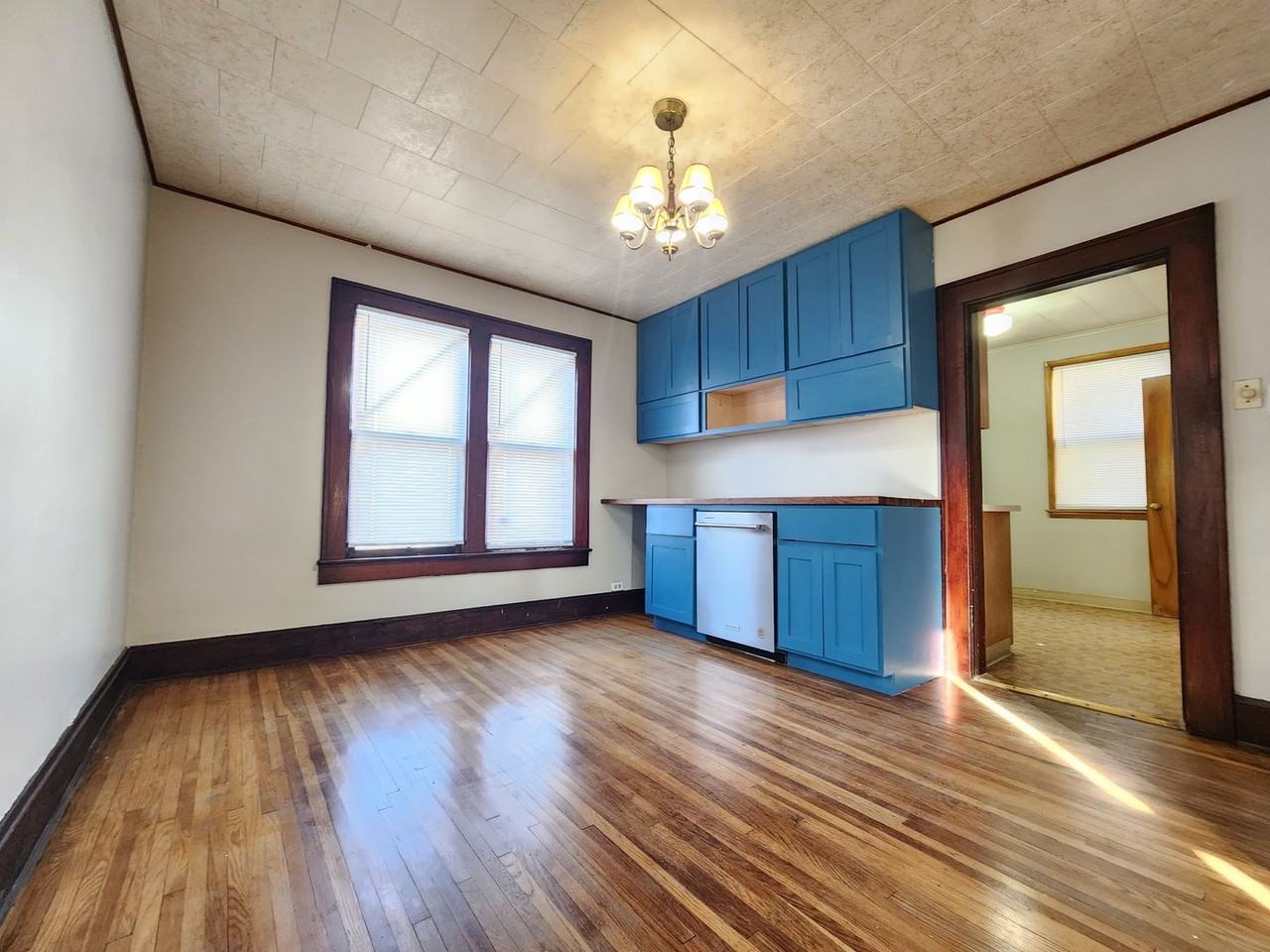 183 N Wayne Ave - Photo 5 of 21