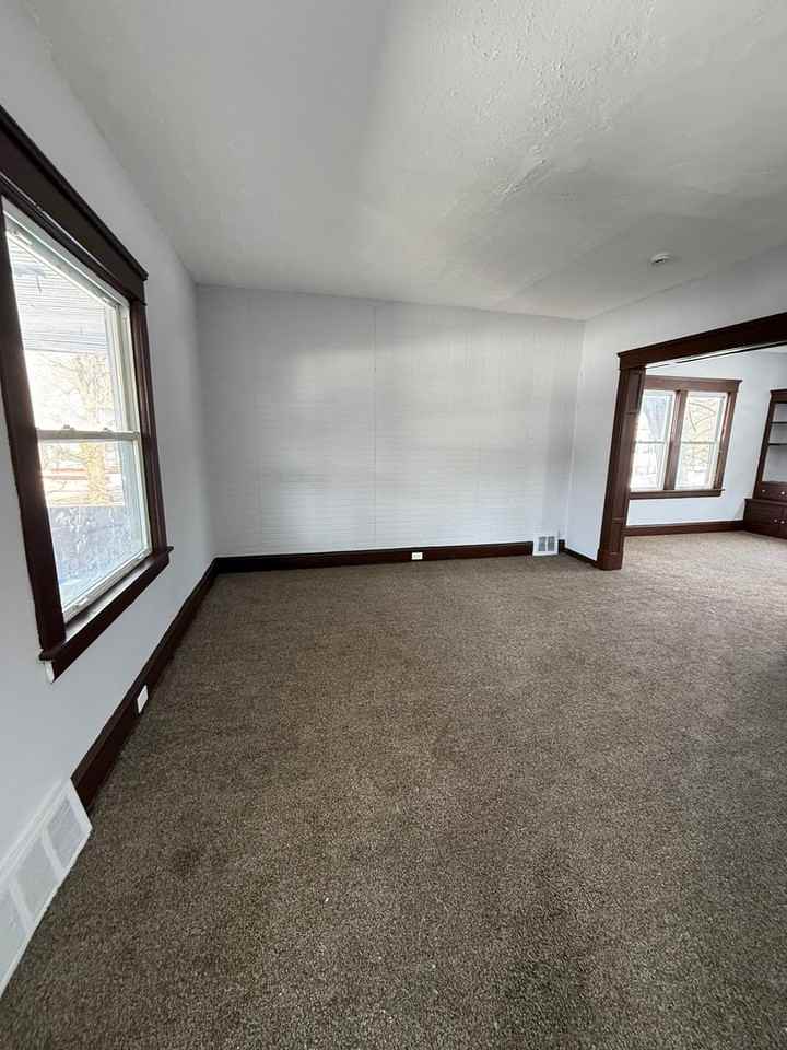 4119 E 111th St - Photo 2 of 8