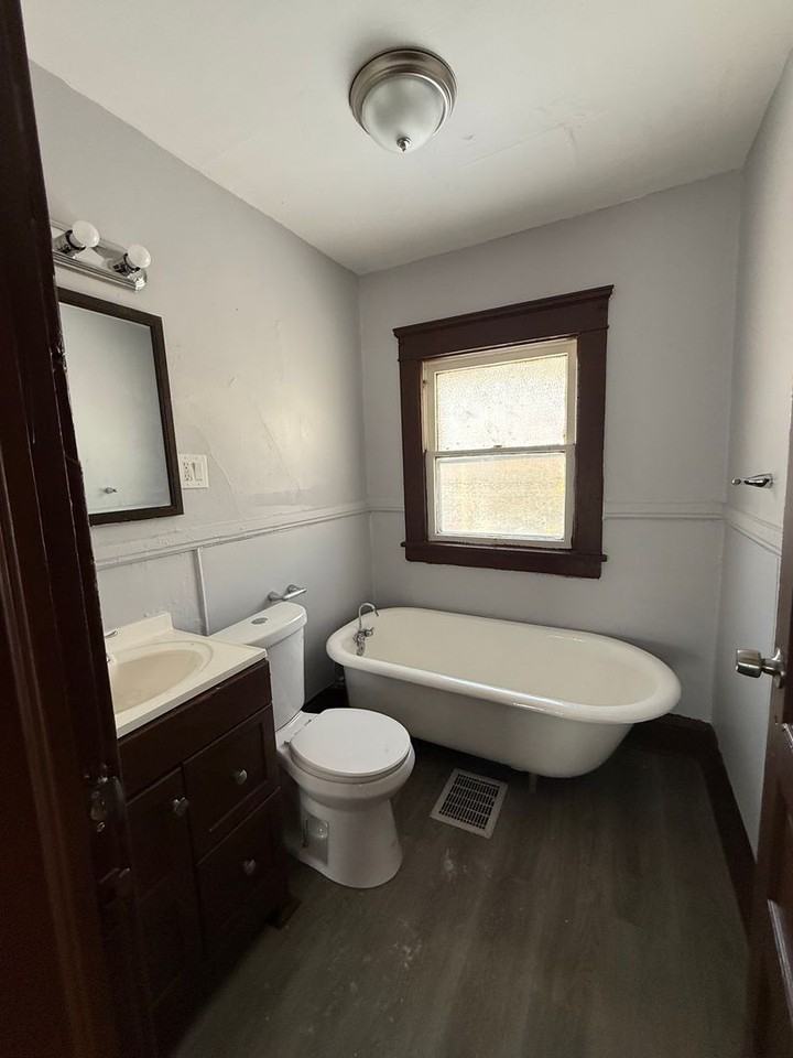 4119 E 111th St - Photo 5 of 8